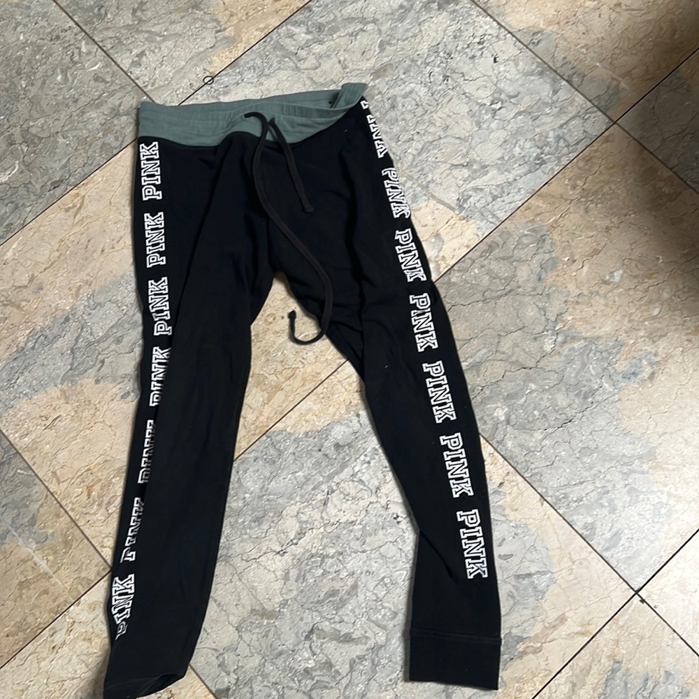 pink yoga pants
